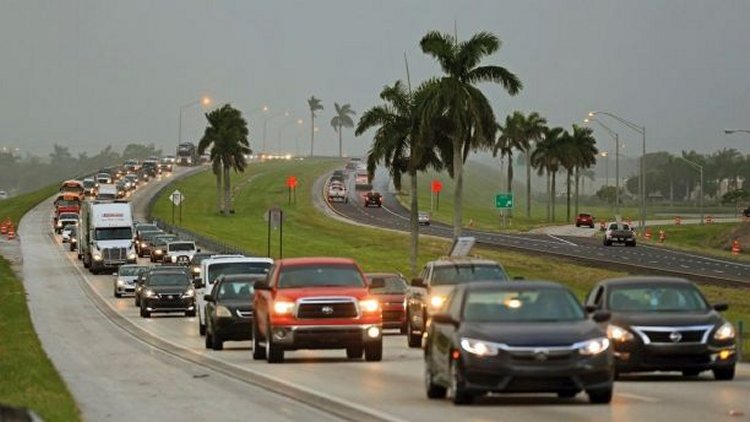 Traffic heading north along the Florida Turnpike near Homestead, Fla., Sept. 6, 2017. (Miami Herald via AP)