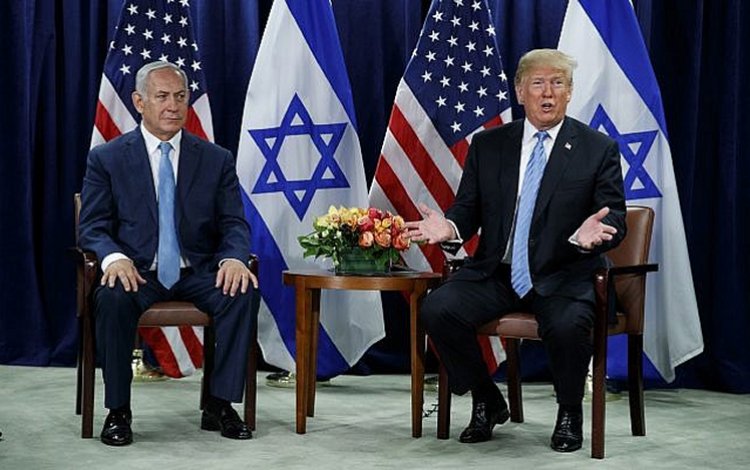US President Donald Trump (right) and Prime Minister Benjamin Netanyahu meet at the United Nations General Assembly on September 26, 2018, at UN Headquarters (AP Photo/Evan Vucci)