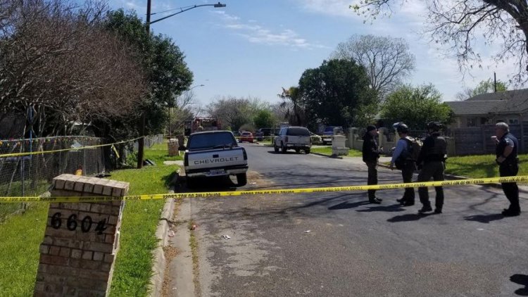 FBI, ATF to assist probe into deadly package bombs in Austin. Investigators believe a package bomb that killed a teenager and wounded a woman in Austin on Monday is linked to a similar bombing that killed a man elsewhere in the city this month.